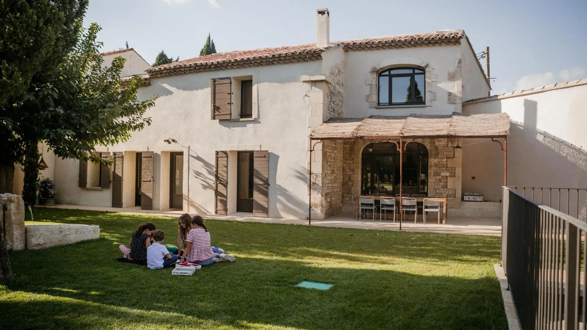 Holiday home Mas Des Ecoliers - Ecochic Family Farmhouse Chateaurenard France
