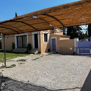  Hébergement de vacances Magnifique Maisonnette Dépendance Avec Piscine